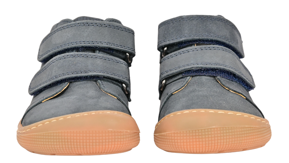 Barfußschuh für Kinder, knöchelhoch, geschlossene Zehen und geschlossener Fersenbereich, Doppelklettverschluss, flexible Sohle, Vorderansicht als Paar