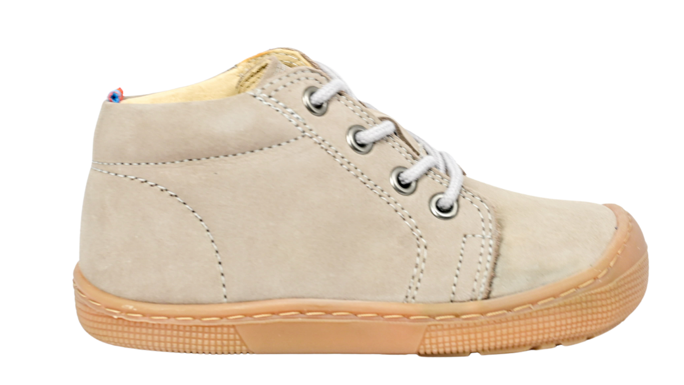 Barfußschuh für Kinder, knöchelhoch, geschlossene Zehen und geschlossener Fersenbereich, Schnürung mit Ösen, flexible Sohle, Einzelschuh, Seitenansicht außen