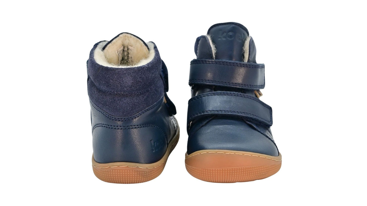 Gefütterter Barfußschuh für Kinder, knöchelhoch, geschlossene Zehen und geschlossener Fersenbereich, Doppelklettverschluss, flexible Sohle, Vorder- und Rückansicht als Paar