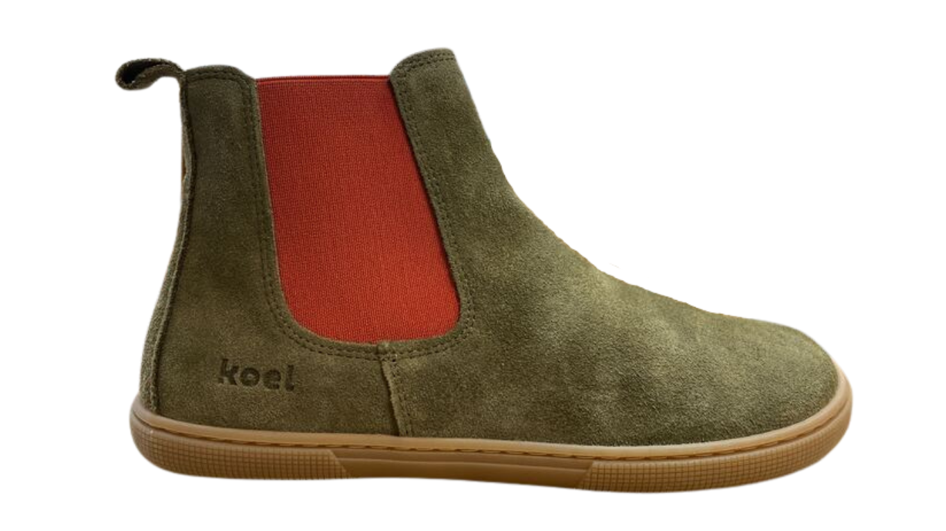 Barfußschuh ohne Verschluss mit elastischem Einsatz, breiter Zehenbox und geschlossenem Schaft, Seitenansicht außen