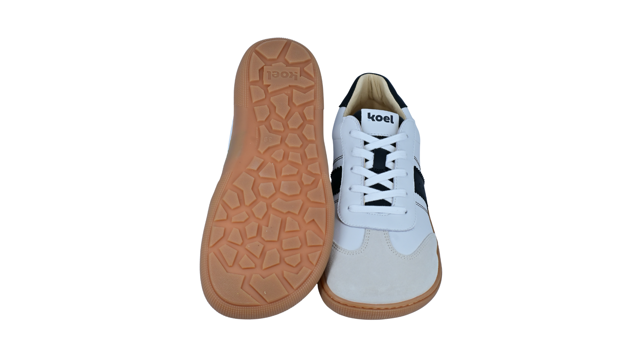 Barfußschuh für Erwachsene, geschlossene Zehenpartie, geschlossener Fersenbereich, Schnürung, seitliche Streifen mit Perforation, flache Sohle, Ansicht von unten und Draufsicht als Paar