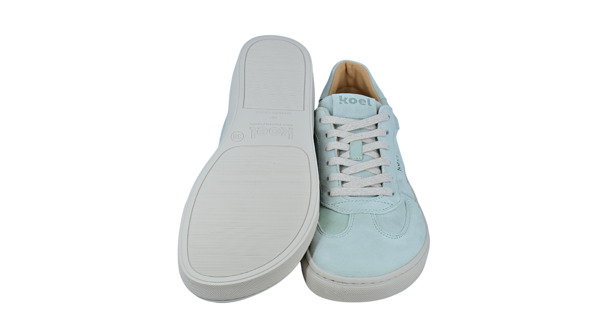 Barfußschuh für Erwachsene, geschlossene Zehenpartie, geschlossener Fersenbereich, Schnürung, Ziernähte im Seitenbereich, flache Sohle, Ansicht von unten und Draufsicht, Paar