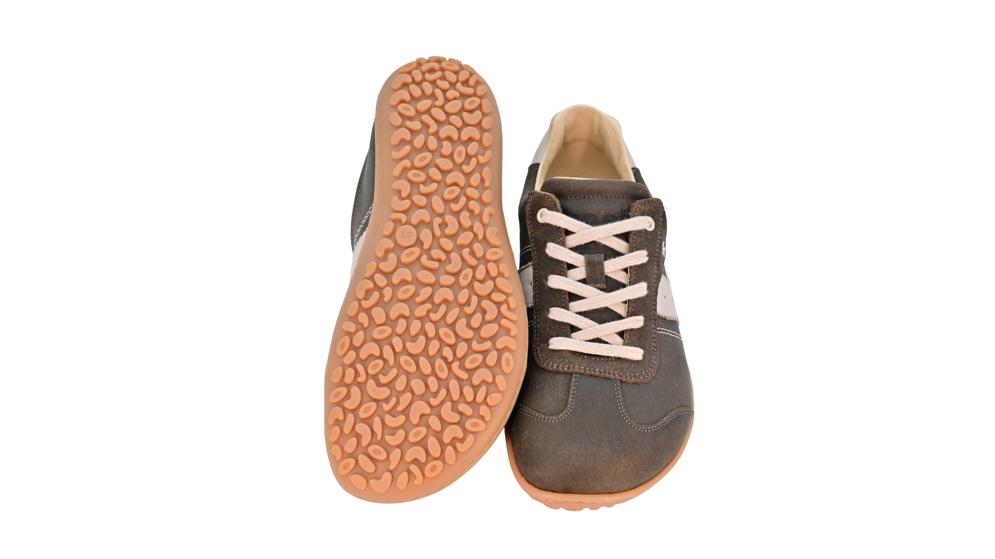 Barfußschuh für Erwachsene, geschlossene Zehenpartie, geschlossener Fersenbereich, Schnürung, seitlicher Streifen mit Perforation, flache Sohle, Ansicht von unten und Draufsicht, Paar