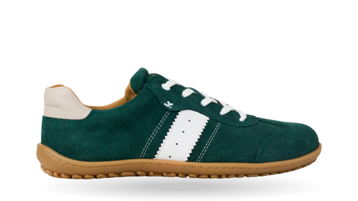 Barfußschuh für Erwachsene, geschlossene Zehenpartie, geschlossener Fersenbereich, Schnürung, seitlicher Streifen mit Perforation, flache Sohle, Seitenansicht außen