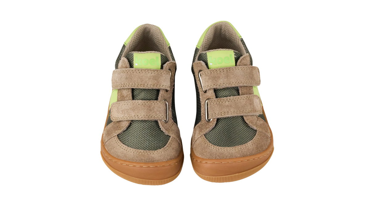 Barfußschuh für Kinder, geschlossene Zehen und geschlossener Fersenbereich, Doppelklettverschluss, flexible Sohle, Draufsicht als Paar