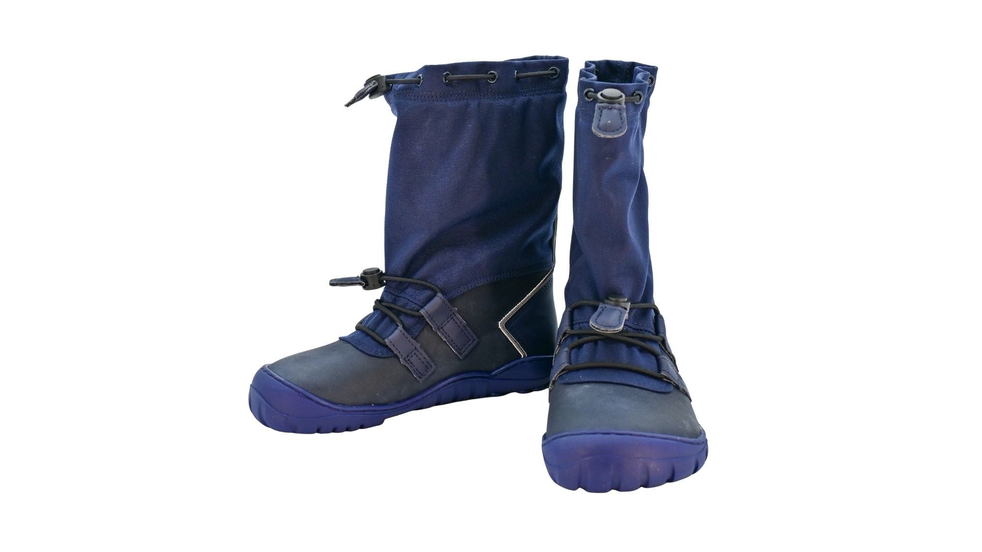 Barfuß-Winterstiefel für Kinder, einzelner Schuh, dunkelblau, hoher Schaft aus Textil mit Kordelzug, elastische Schnürung, verstärkte Zehenpartie, profilierte Sohle, Seiten- und Vorderansicht, Paar