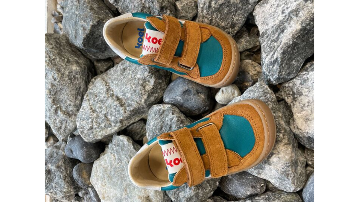 Barfußschuh für Kinder mit zwei Klettverschlüssen als Paar, Draufsicht