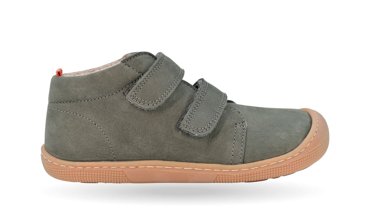 Barfußschuh für Kinder als Paar, knöchelhoch, geschlossene Zehen und geschlossener Fersenbereich, Doppelklettverschluss, flexible Sohle, Einzelschuh, Seitenansicht außen