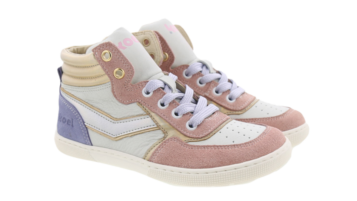 Barfußschuh für Kinder mit Schnürung als Paar, schräge Vorderansicht