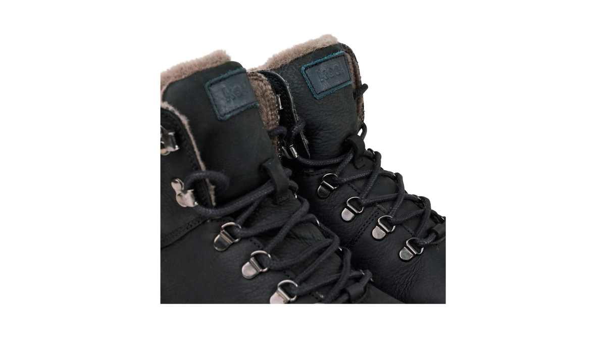 Winterstiefel für Herren mit Schnürung, Metallösen, Schaftrand und Zunge, Detailansicht