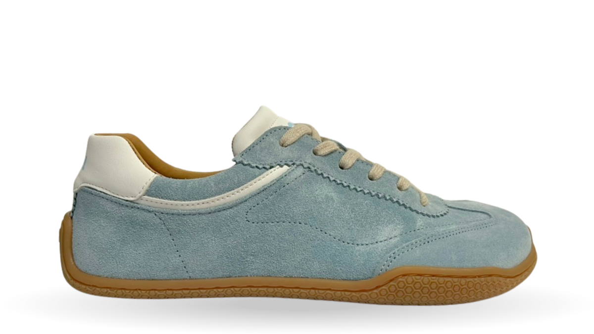 Barfußschuh für Erwachsene, geschlossene Zehenpartie, geschlossener Fersenbereich, Schnürung, Ziernähte im Seitenbereich, flache Sohle, Seitenansicht außen