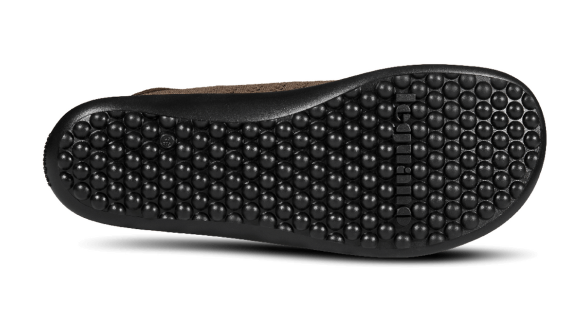 Barfußschuh mit flexibler Laufsohle und runden Profilnoppen, Ansicht von unten