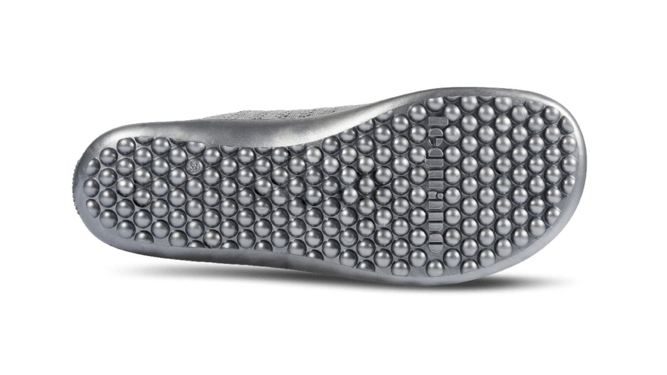 Barfußschuh mit flexibler Laufsohle und runden Profilnoppen, Ansicht von unten