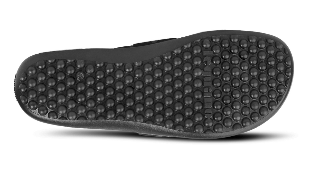 Barfußschuh mit flexibler Laufsohle und runden Profilnoppen, Ansicht von unten