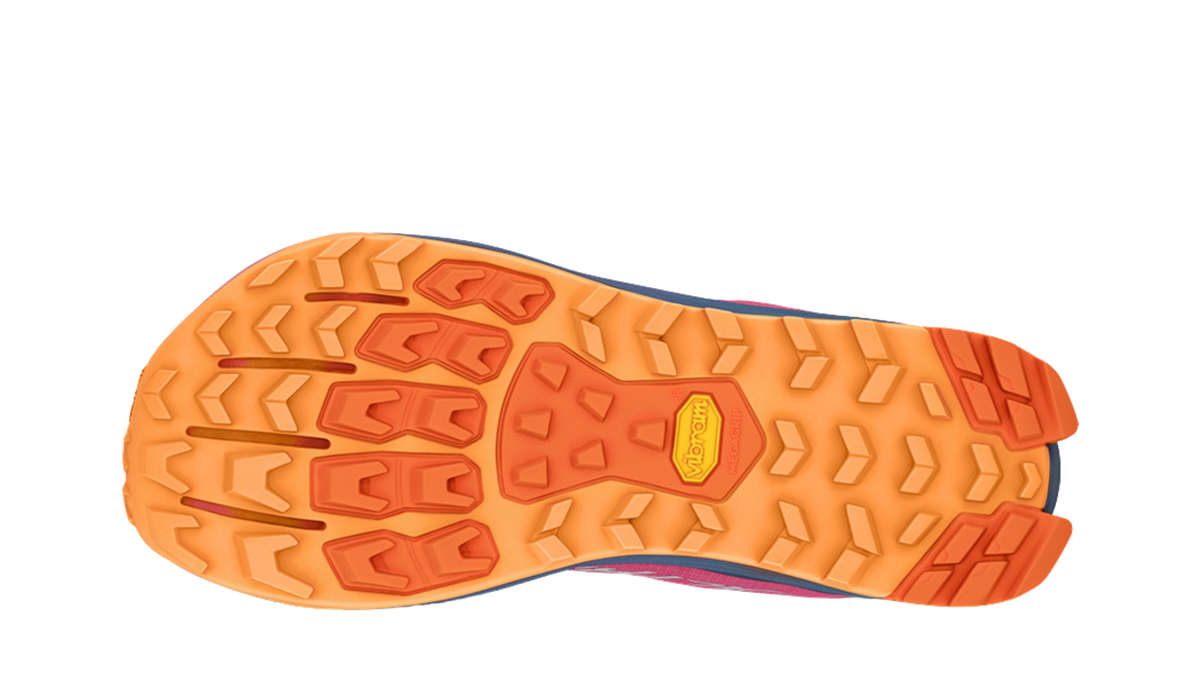 Barfußschuh für Erwachsene mit strukturierter Sohle und grobem Profil, Ansicht von unten.