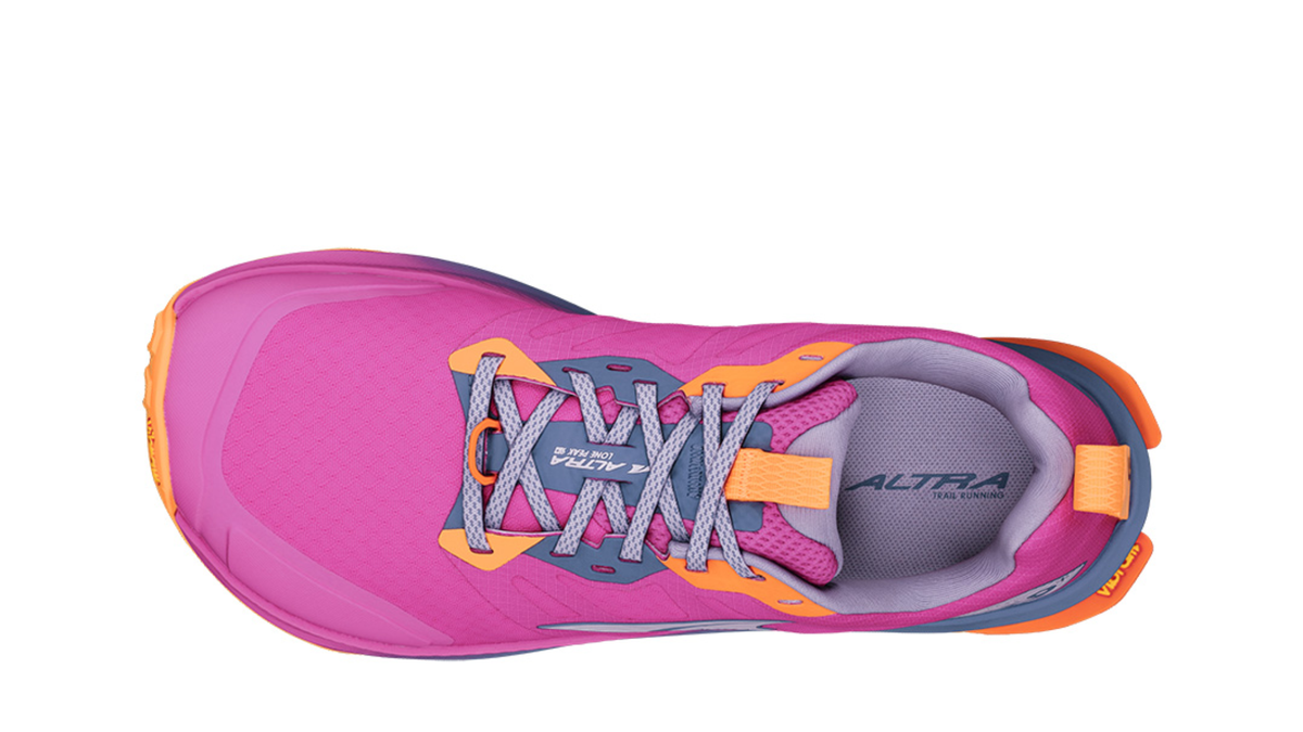 Barfußschuh für Erwachsene mit geschlossener Ferse, Schnürung und flacher Sohle, Draufsicht.