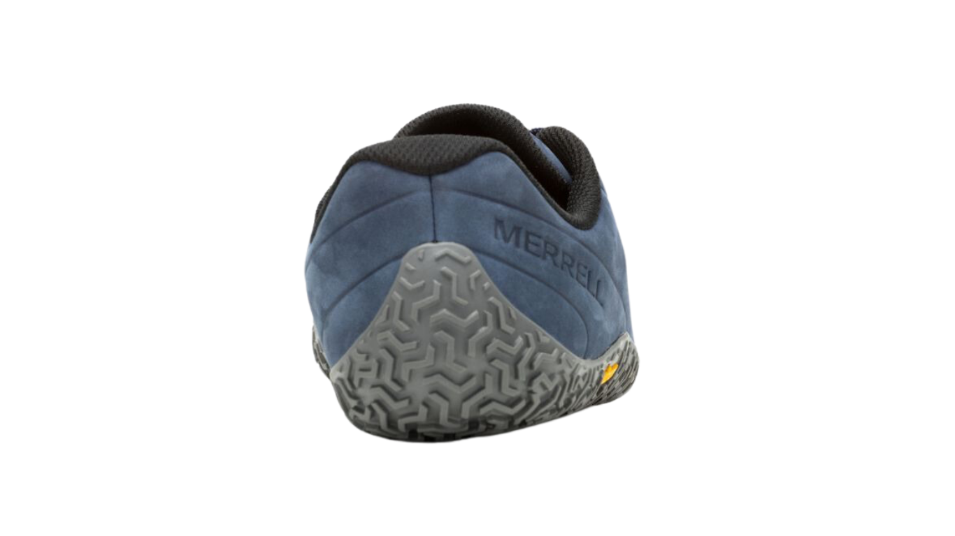 Barfußschuh mit Schnürsenkeln, geschlossener Zehenbox und geschlossenem Fersenbereich, profilierte Sohle, Rückansicht