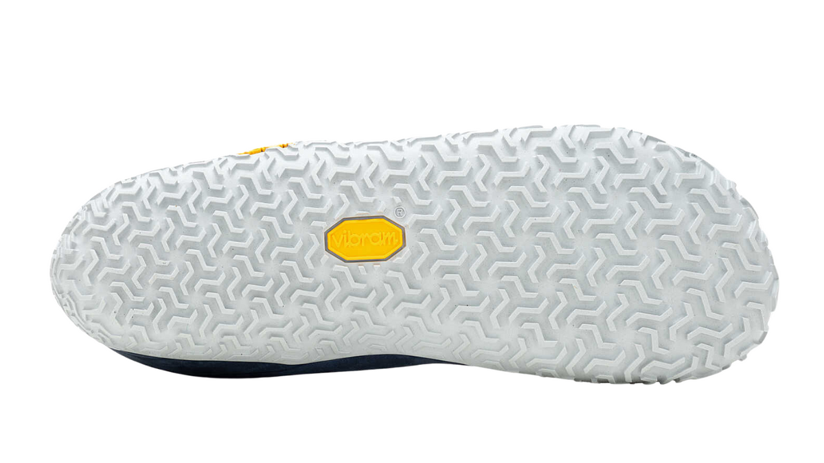 Barfußschuh mit profilierter Laufsohle und geometrischem Profilmuster, Ansicht von unten