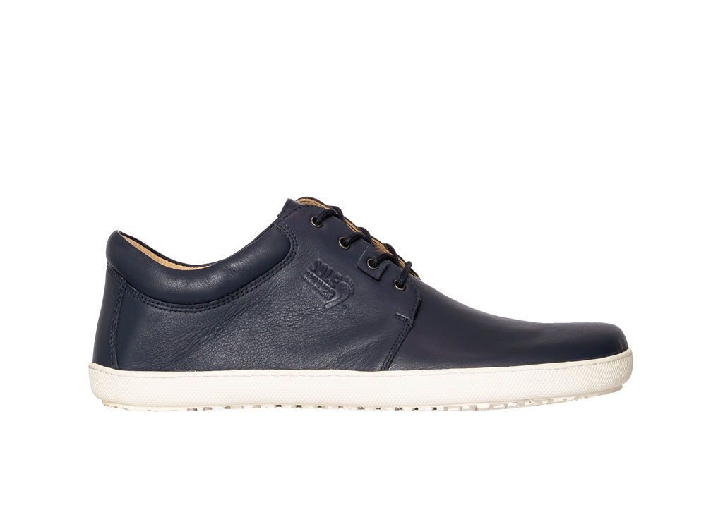 Barfußschuh, geschlossene Zehen und geschlossener Fersenbereich, Schnürsenkel, flexible Sohle, einzelner Schuh, Seitenansicht außen