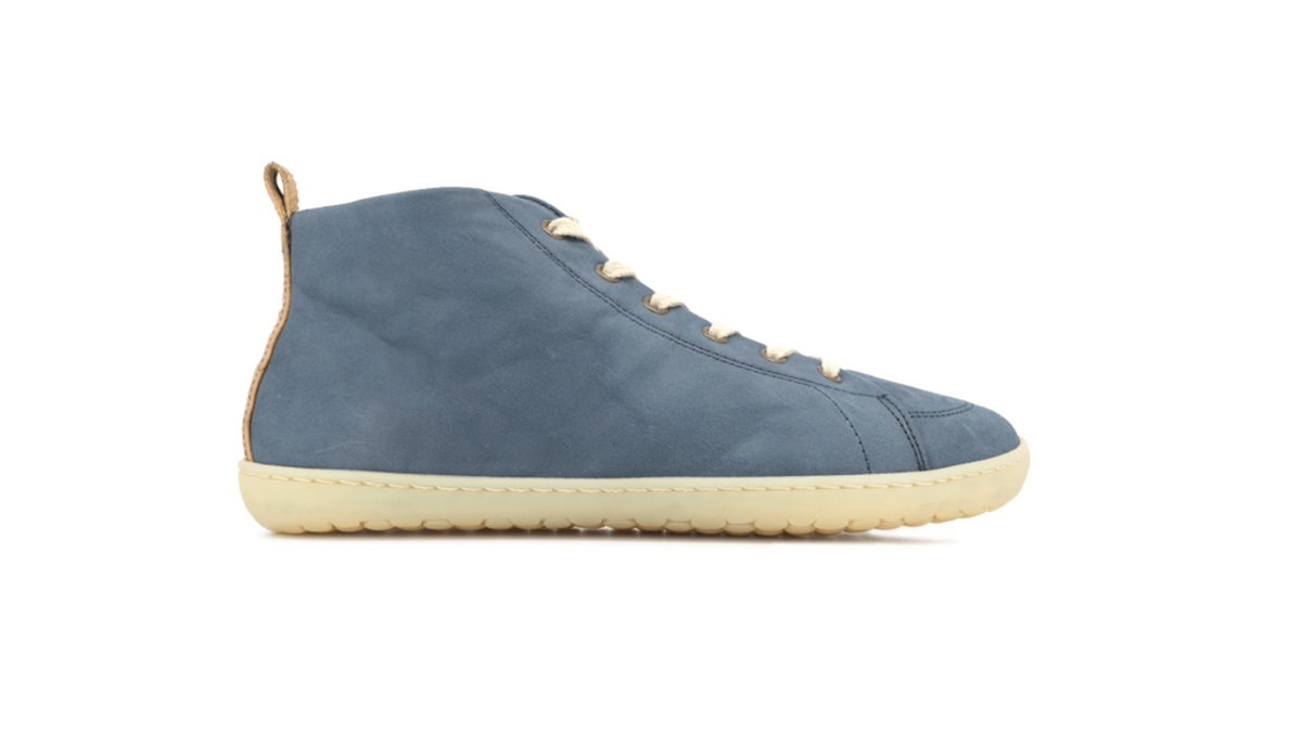 Hoher Barfußsneaker mit Schnürung, geschlossener Zehenpartie und hohem Schaft, Einzelschuh, Seitenansicht außen