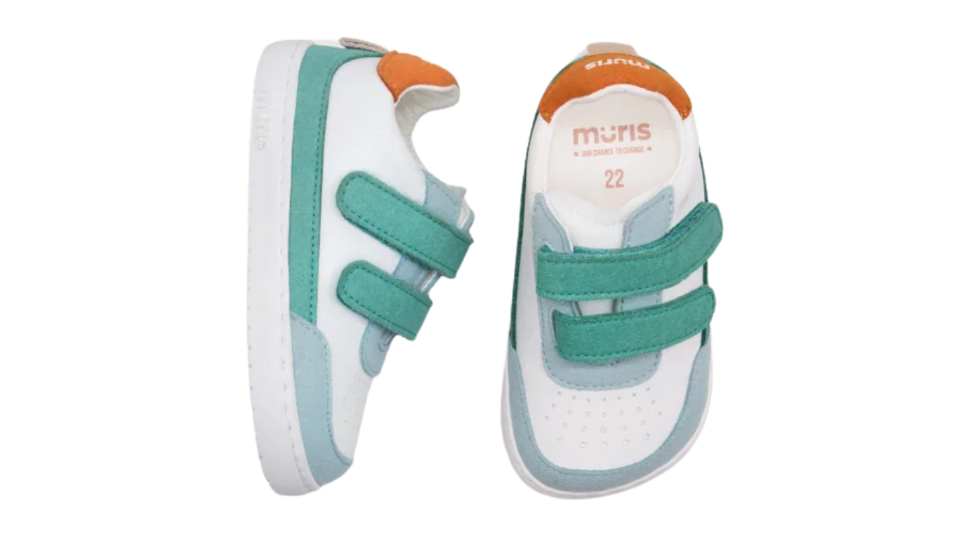Barfußschuh für Kinder als Paar mit zwei Klettverschlüssen und flexibler Sohle, Draufsicht