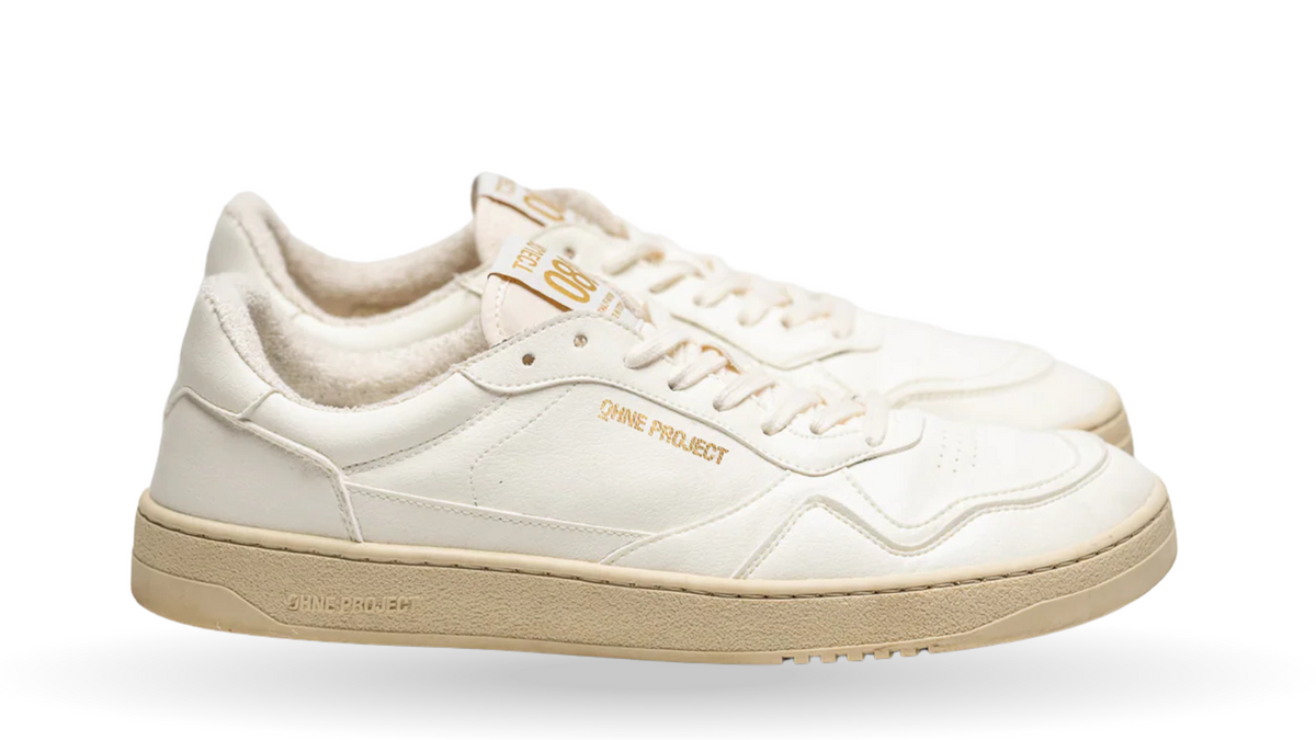 Barfußschuh für Erwachsene, Paaransicht, geschlossene Zehenpartie, geschlossener Fersenbereich, Schnürung, gepolsterter Schaftrand, flache Sohle, Seitenansicht