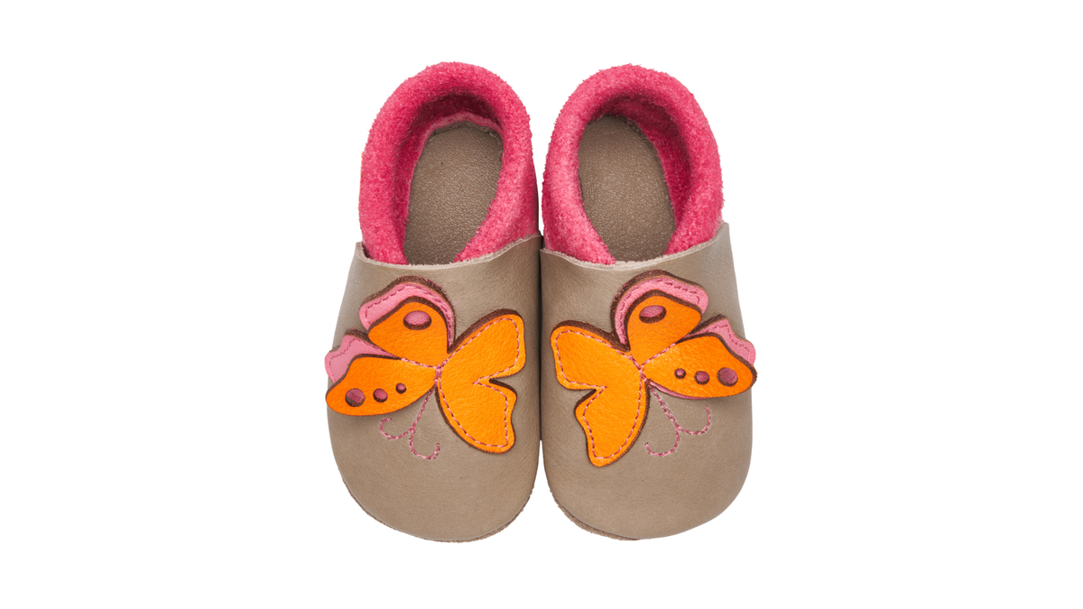 Paar Kinderkrabbelschuhe mit breiter Zehenbox, geschlossenem Zehenbereich und Tiermotiv, Draufsicht