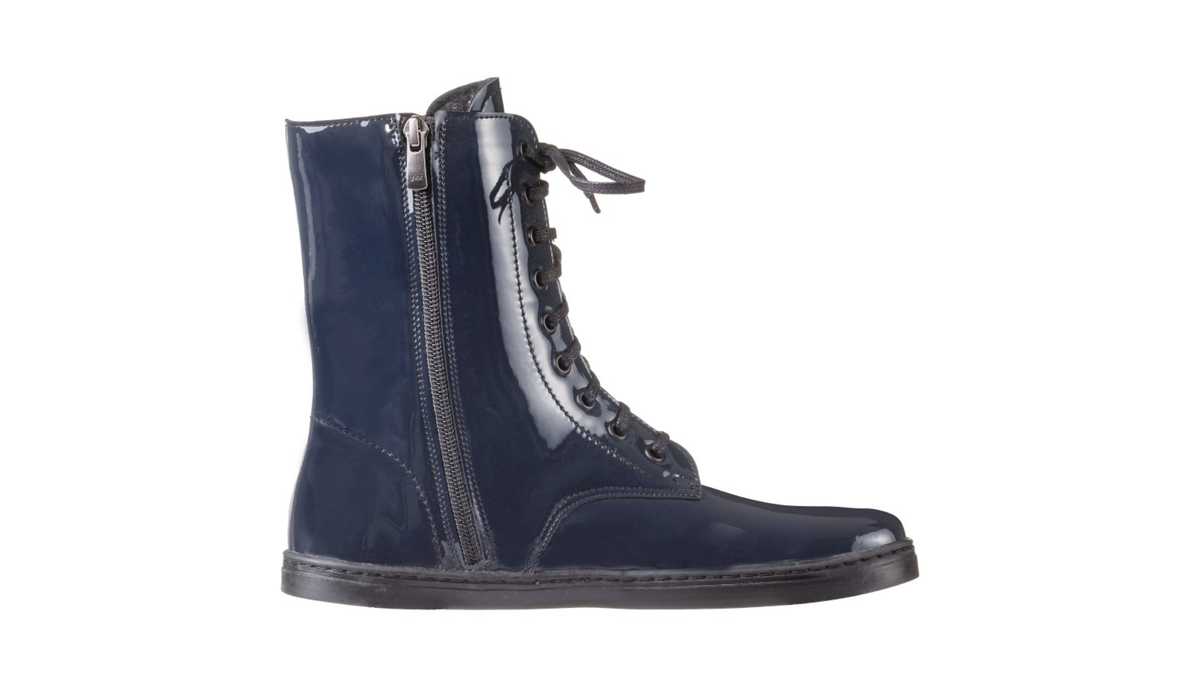 Barfußstiefel für Erwachsene, Seitenansicht innen, geschlossene Zehenpartie, geschlossener Fersenbereich, Schnürung, mittelhoher Schaft, flache Sohle