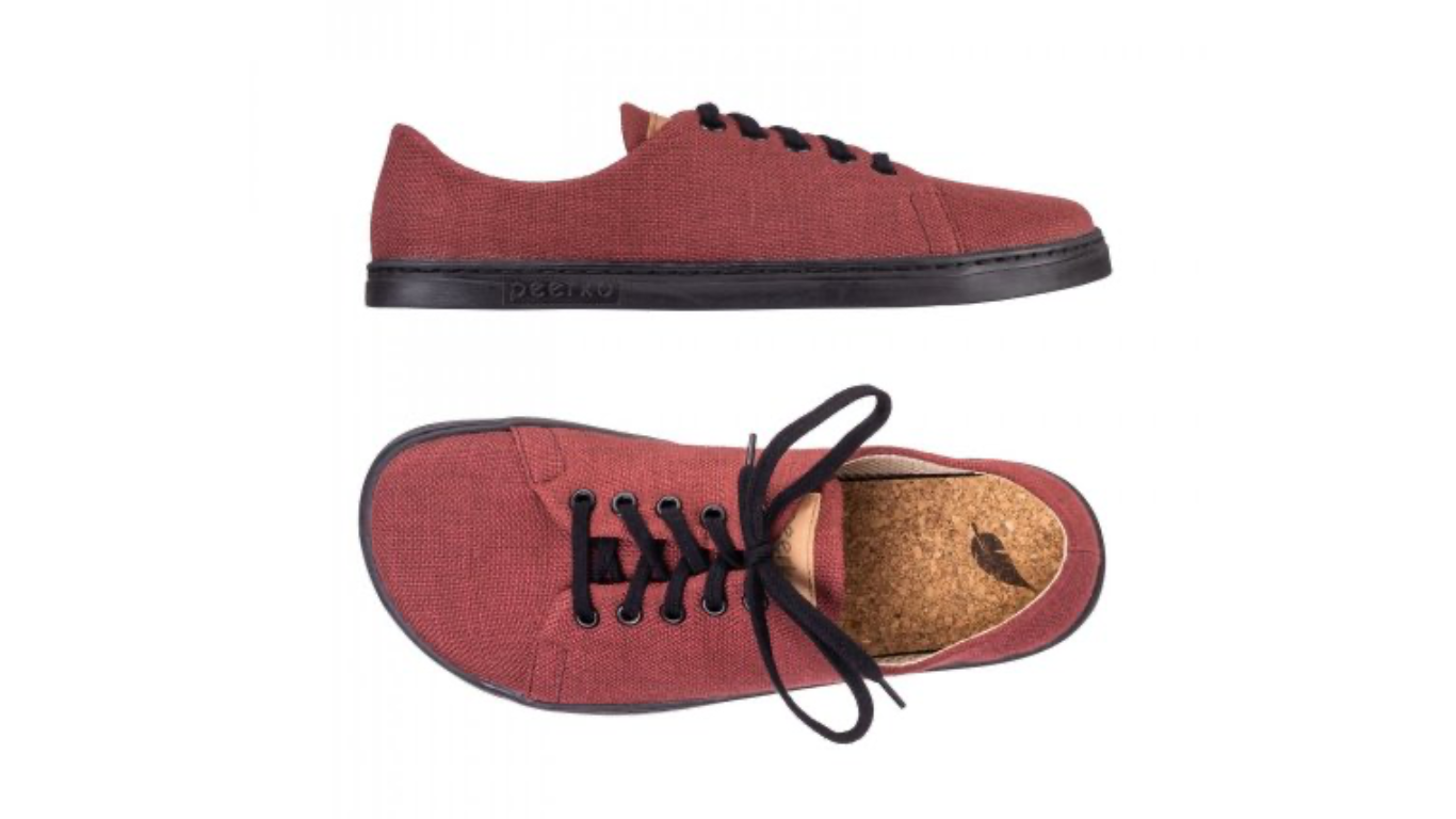 Barfußschuh als Paar mit Schnürverschluss, breiter Zehenbox und flacher Sohle, geschlossener Fersenbereich, Draufsicht