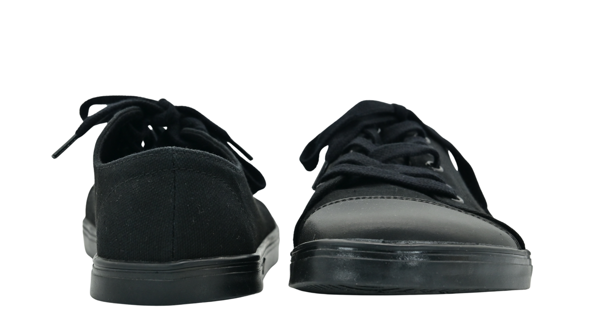 Barfuß-Sneaker für Erwachsene als Paar mit geschlossener Ferse, Schnürung und flacher Sohle, Rückansicht