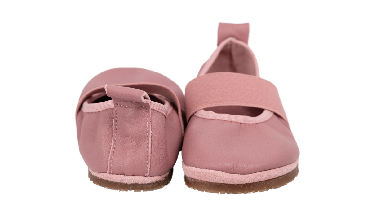 Kinder Barfußschuh mit breiter Zehenbox, Klettverschluss und flexibler Sohle, geschlossene Zehen und geschlossener Fersenbereich, Vorder- und Rückansicht