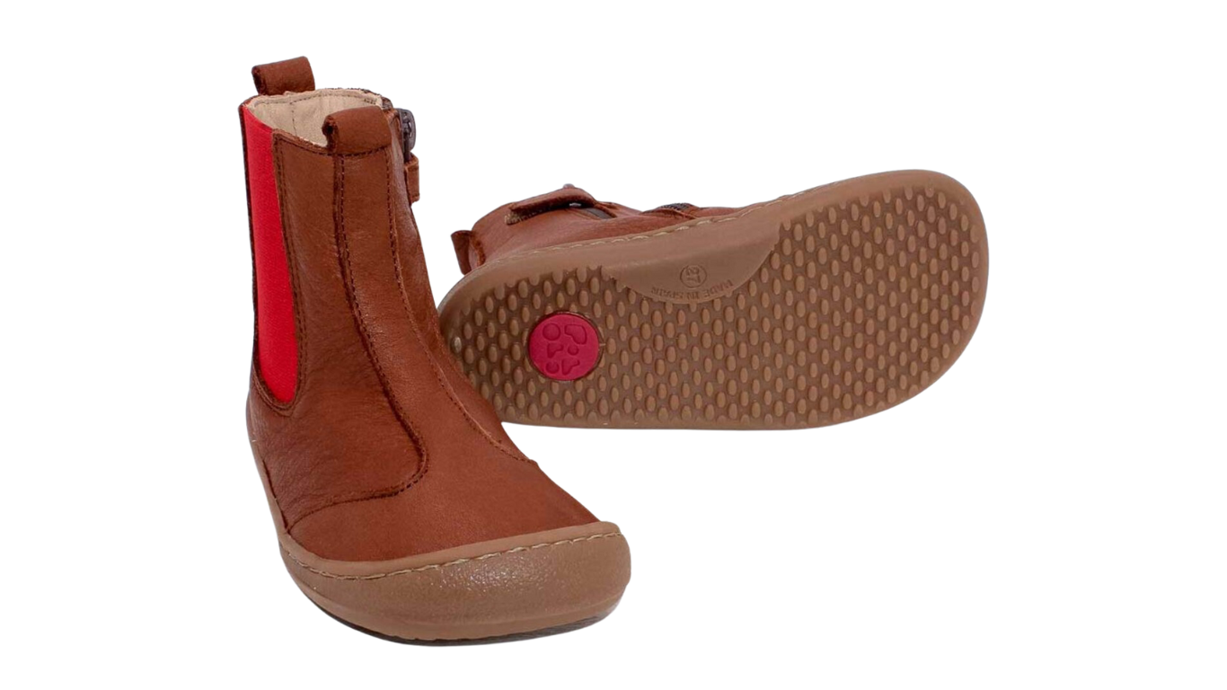 Kinder Barfußstiefel als Paar mit flexibler Sohle und Profilstruktur, elastischem Einsatz, geschlossene Zehen und geschlossener Fersenbereich, Ansicht von unten