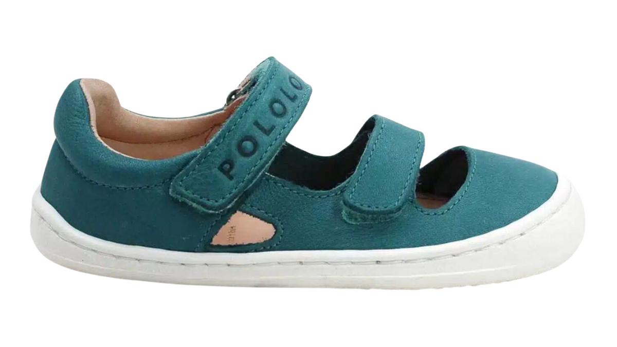 Kinder Barfußschuhe mit breiter Zehenbox, flexibler Sohle und zwei Klettverschlüssen, geschlossene Zehen und geschlossener Fersenbereich, Seitenansicht