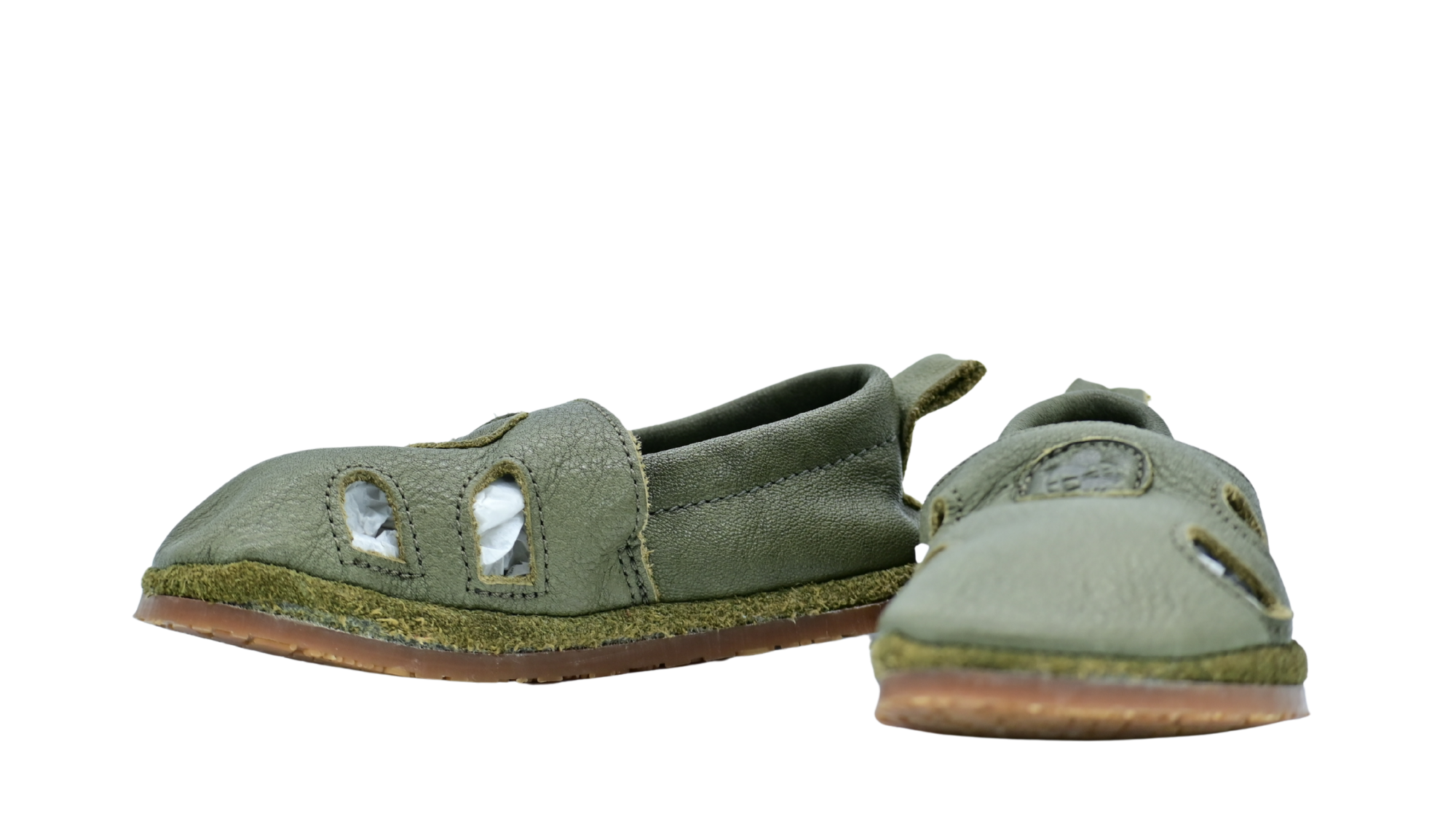 Kinder Barfußsandalen mit breiter Zehenbox, flexibler Sohle und Riemenkonstruktion, geschlossene Zehen und geschlossener Fersenbereich, Seiten-und Vorderansicht als Paar