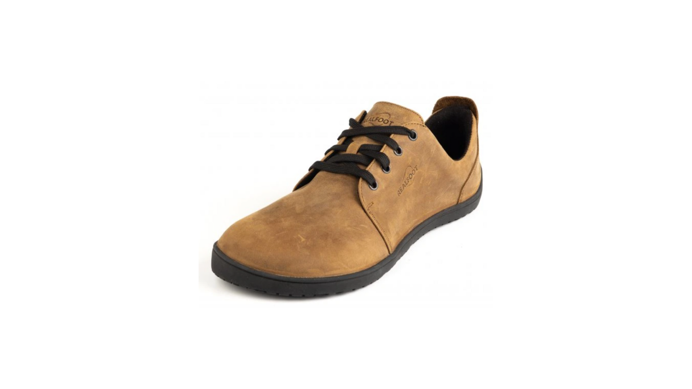 Barfußschuh mit Schnürung, flache flexible Sohle, breite Zehenbox, geschlossener Fersenbereich, schräge Vorderansicht