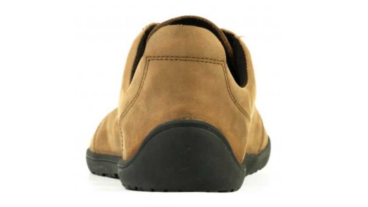 Barfußschuh mit Schnürung, flache flexible Sohle, breite Zehenbox, geschlossener Fersenbereich, Rückansicht