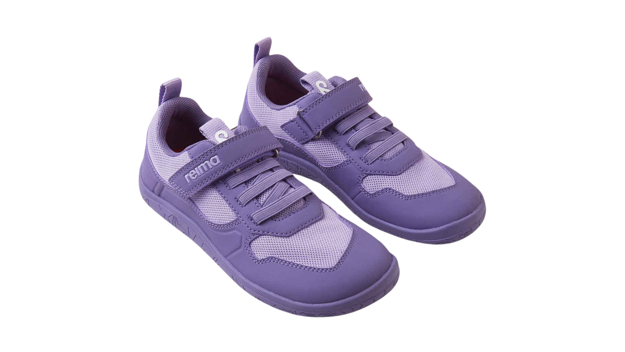 Barfußschuh für Kinder, geschlossene Zehenpartie, geschlossener Fersenbereich, Schnürung, Klettverschluss, Zuglasche, profilierte Sohle, schräge Vorderansicht als Paar