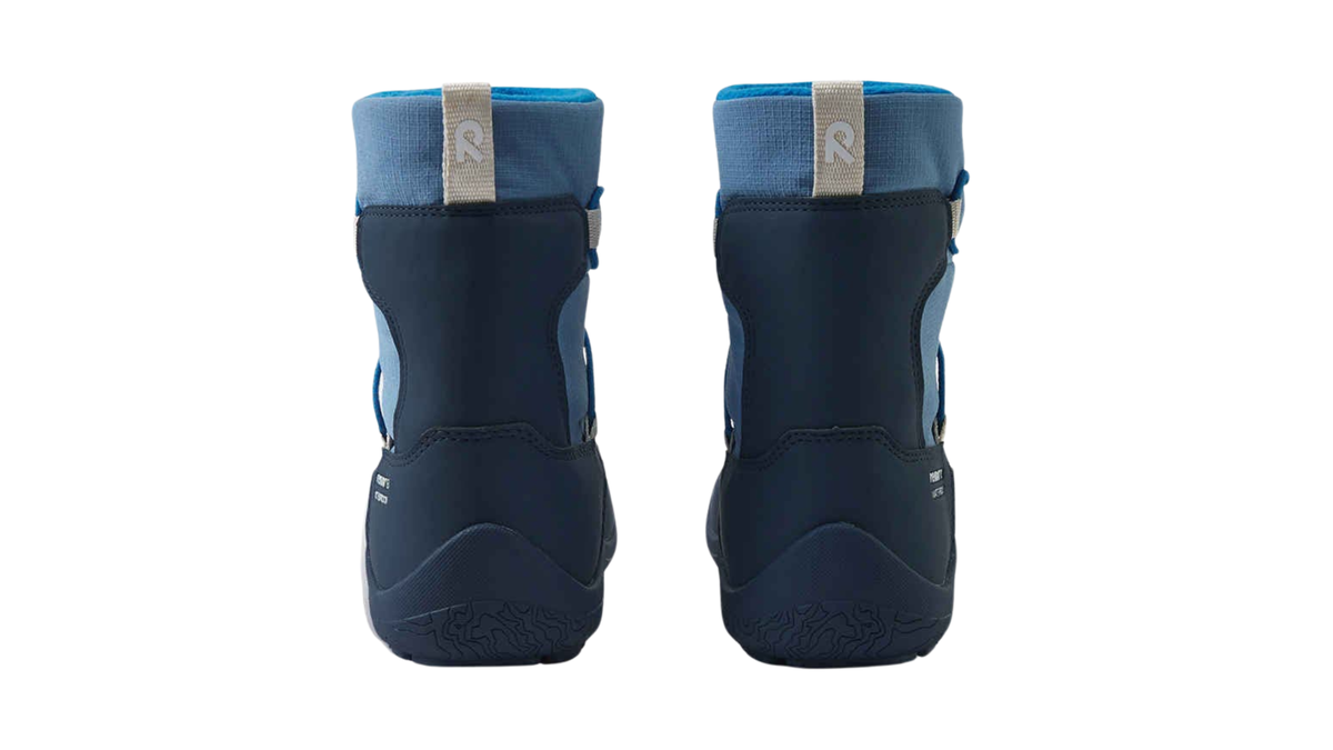 Paar Kinder-Barfußwinterstiefel mit geschlossenem Fersenbereich und Zuglasche, Rückansicht