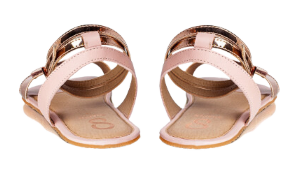 Barfußsandalen mit flexibler Sohle, Riemenkonstruktion und Fersenriemen mit Schnalle, offene Zehen und offener Fersenbereich, Paar, Rückansicht