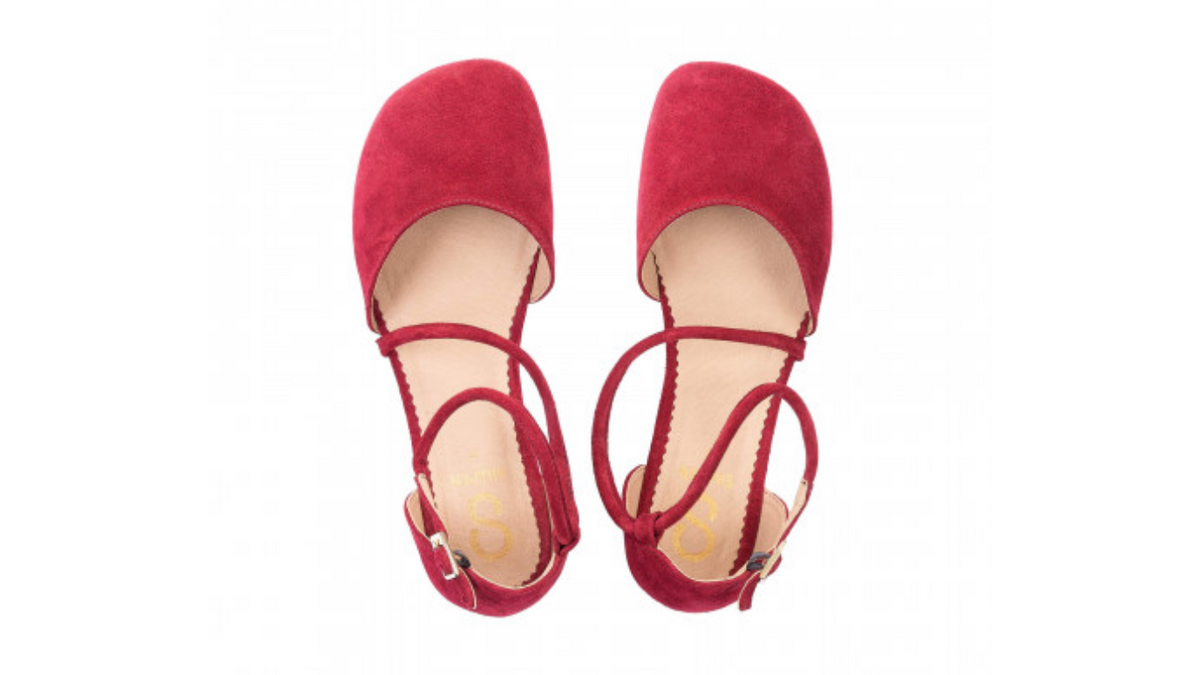 Barfußsandalen mit flexibler Sohle, Riemenkonstruktion und Fersenriemen mit Schnalle, geschlossene Zehen und offener Fersenbereich, Paar, Draufsicht