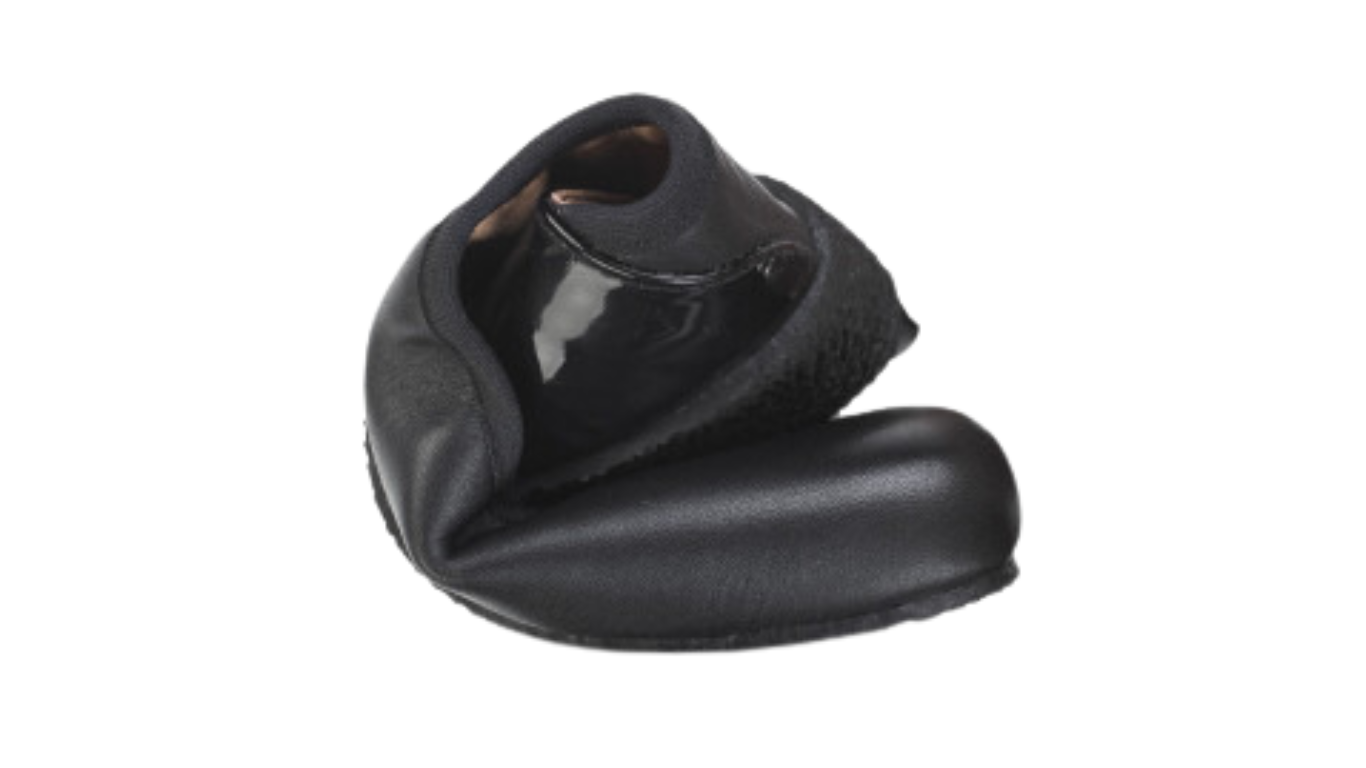Barfußschuh, geschlossene Zehen und geschlossener Fersenbereich, flexible Sohle, zusammengerollt, Seitenansicht außen, einzelner Schuh