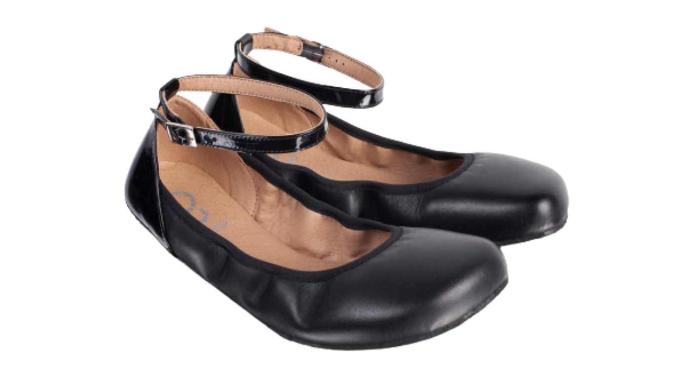 Barfußschuh, geschlossene Zehen und geschlossener Fersenbereich, Riemen mit Schnalle, breite Zehenbox, schräge Vorderansicht, als Paar