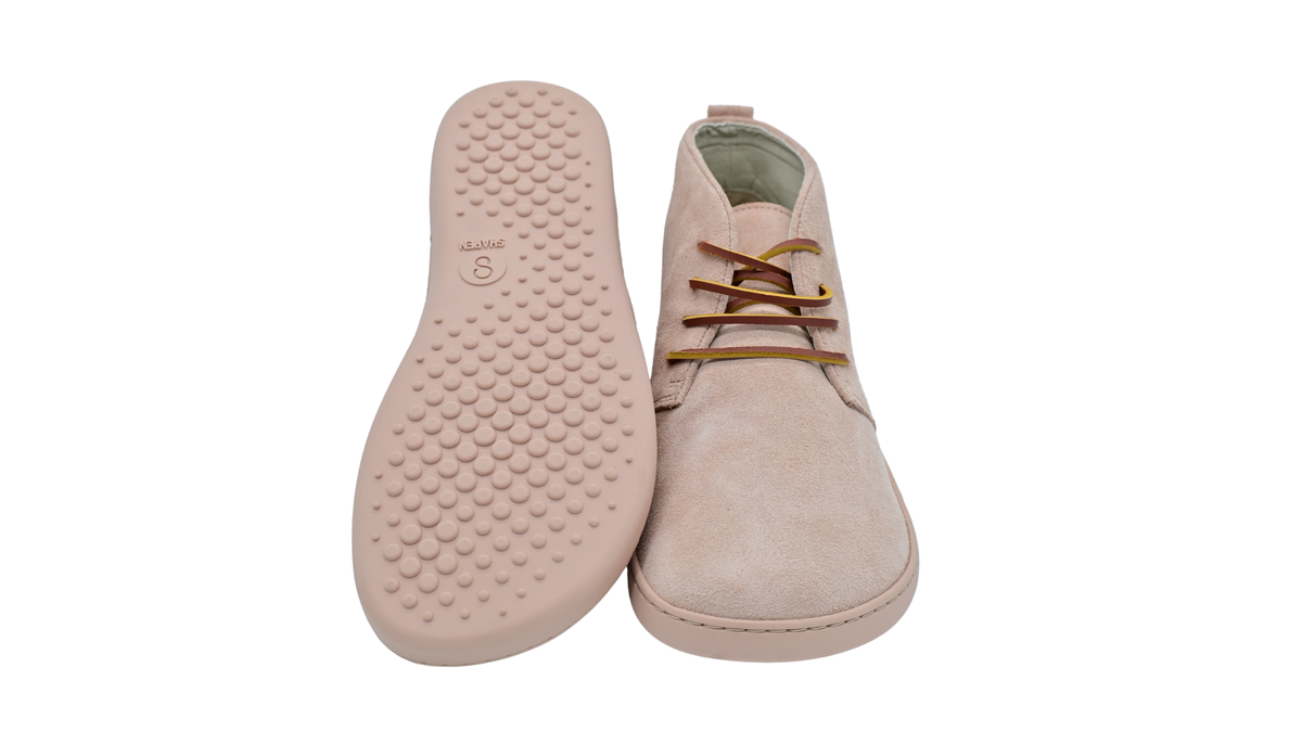 Barfußschuh mit breiter Zehenbox, flexibler Sohle und Schnürung, geschlossene Zehen und geschlossener Fersenbereich, Ansicht von unten und Draufsicht, Paar