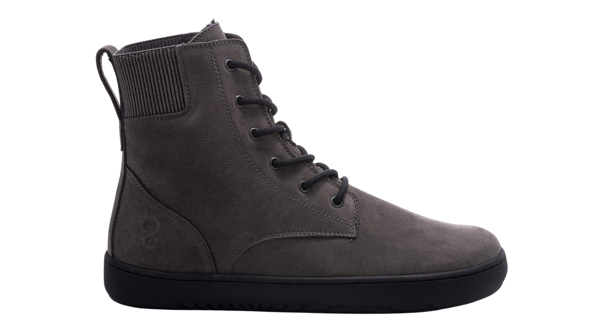 Barfußwinterstiefel, geschlossene Zehen und geschlossener Fersenbereich, Schnürung, flexible Sohle, Seitenansicht außen, einzelner Schuh