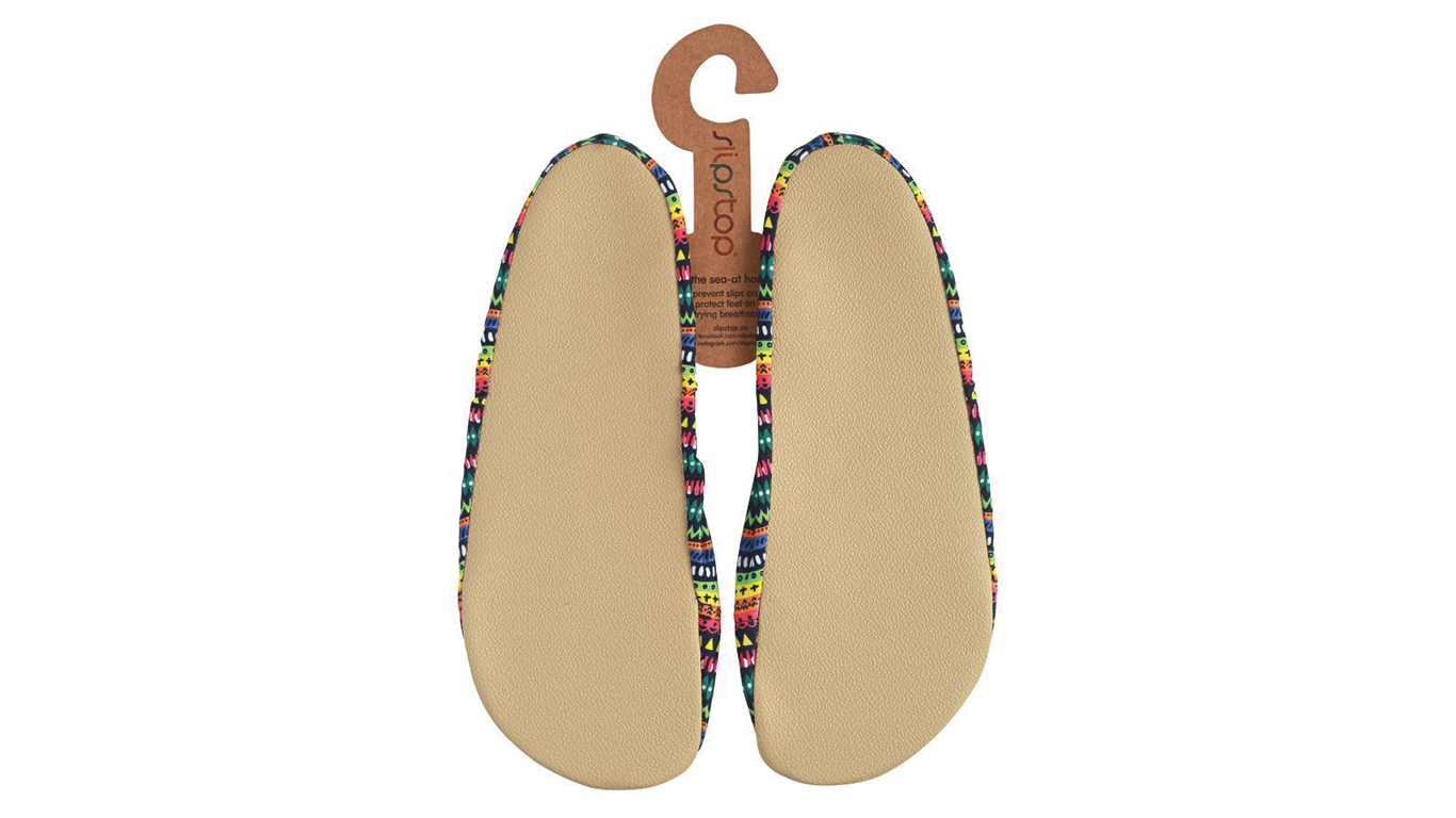 Badeschuhe als Paar mit elastischem Einstieg und flexibler Sohle, Ansicht von unten