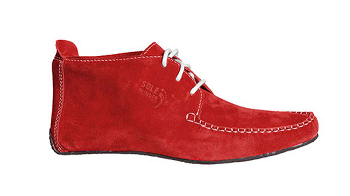 Barfußschuh, geschlossene Zehen und geschlossener Fersenbereich, Schnürsenkel, flexible Sohle, einzelner Schuh, Seitenansicht außen