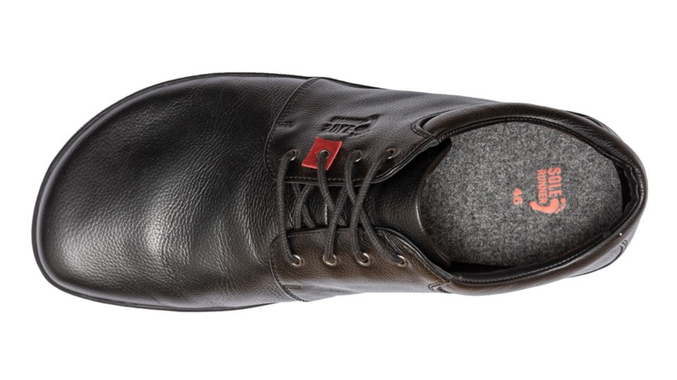 Barfußschuh, geschlossene Zehen und geschlossener Fersenbereich, Schnürsenkel, flexible Sohle, einzelner Schuh, Draufsicht