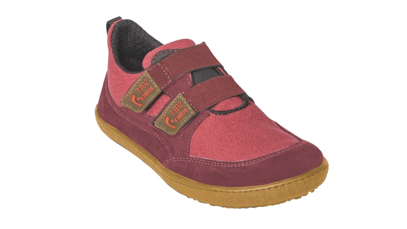 Kinder Barfußschuh, geschlossene Zehen und geschlossener Fersenbereich, Klettverschluss, schräge Vorderansicht