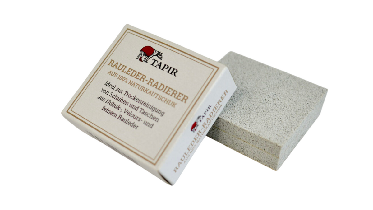 Reinigungsblock mit Verpackungskarton und aufgelegtem Block, schräge Vorderansicht