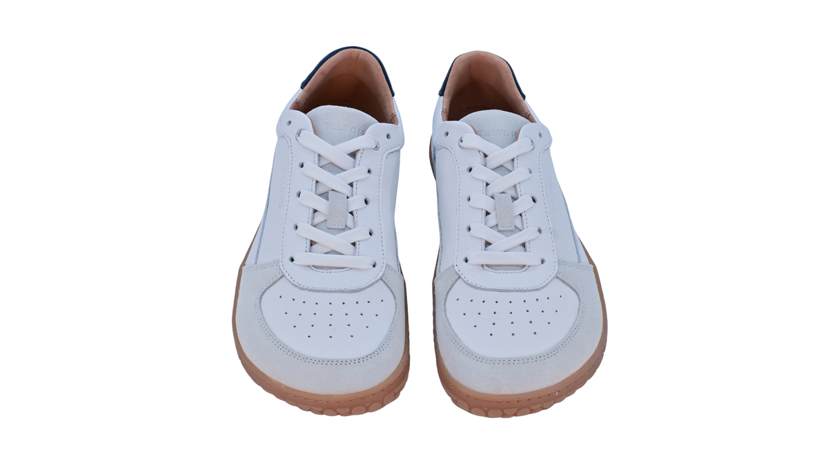 Barfußschuh für Erwachsene, geschlossene Zehenpartie, geschlossener Fersenbereich, Schnürung, Perforation im Zehenbereich, flache Sohle, Draufsicht als Paar